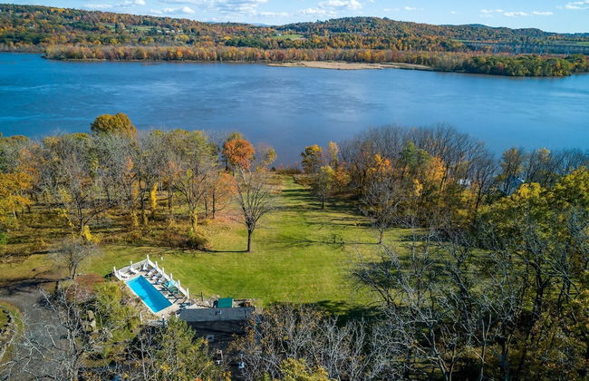 Shakespeare on the Hudson by Avantstay Two Home Buyout on the Hudson River! 22 Bedrooms! - Foto 48