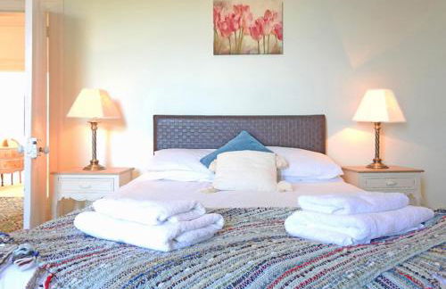 Bury Villa - 7 bedrooms sleeping 18 guests - Photo 23