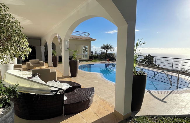 Luxury Villa With Private Heated Pool, Garden and Views of the sea and Mountains - Foto 40
