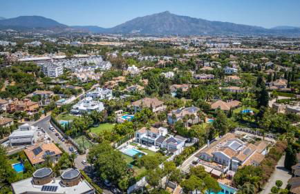 Stunning 6-Bedroom Villa in Guadalmina Baja - Foto 11