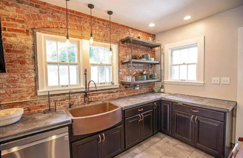 Iconic Historic Home - Foto 22