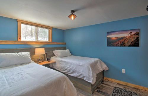 Slopeside Burke Mountain Condo with Fireplace! - Foto 14