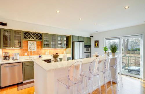 The White Elephant Inn Getaway with Pool and Hot Tub! - Foto 6