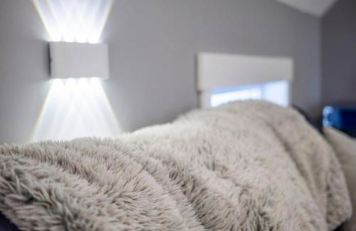 New Sunday River Ski Retreat with Hot Tub Spa - FirePit Sleeps 16 - Foto 22