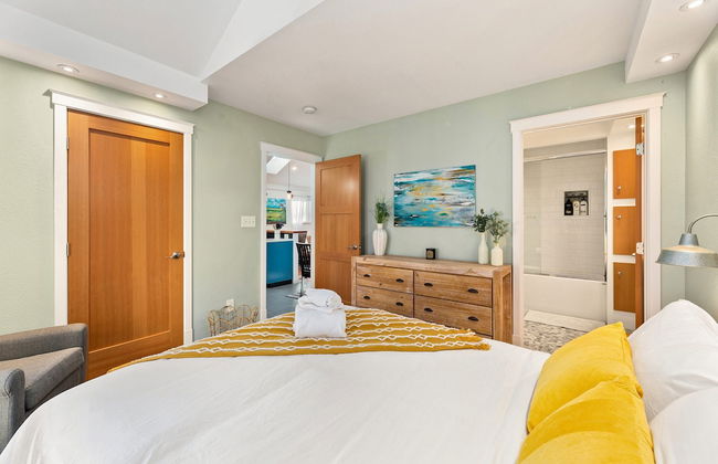 Vibrant Downtown Bungalow – Walk Everywhere! - Foto 2