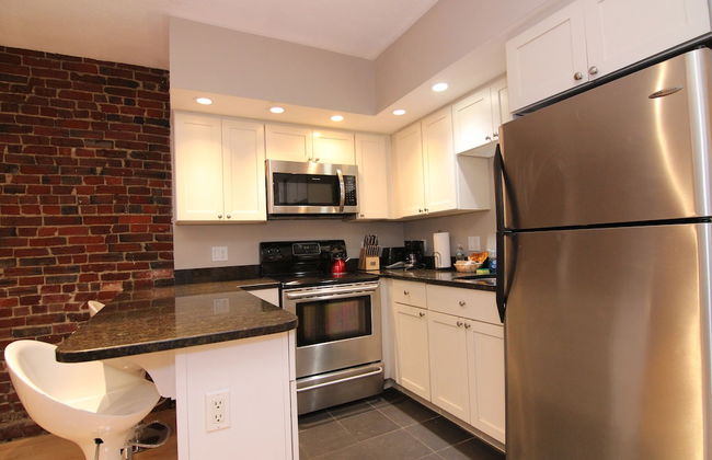 Maverick Suites at 402 Columbus Ave - Foto 37