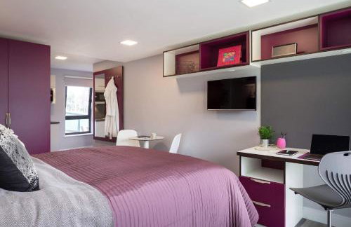 Practical Studio For 2 In Leeds, Free Breakfast - Photo 7