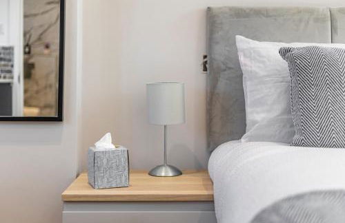 Studio at Tube Station Sleeps 3 Private Bathroom shared Kitchen 4 - Foto 2