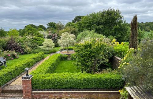 Beautiful 3 Bedroom Cottage - Picturesque Retreat - Foto 53