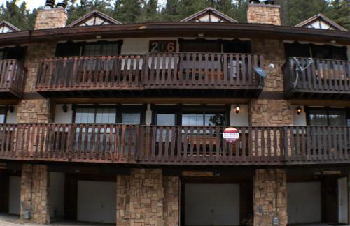 Rose Rock Mountain View - Pet Friendly - Fireplace - WiFi - Hot Tub - Washer - Dryer - Foto 26