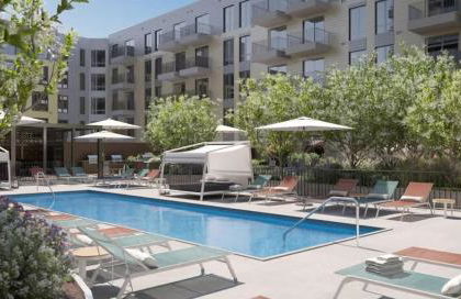 Central 1-BR Condo Assembly Row Gym & Pool Sleep 5 - Photo 62