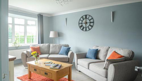 Huntsfield House- Stunning Modern 4 Bedroom House Suitable for Work and Leisure Stays - Foto 4