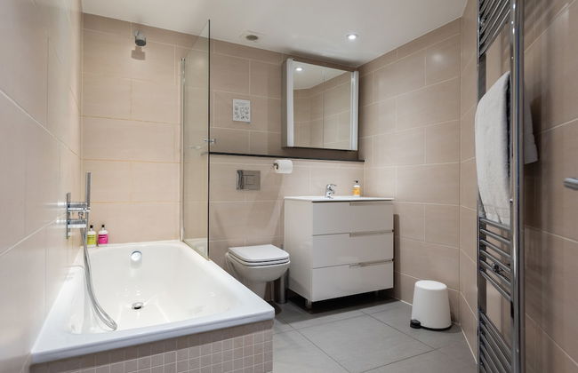 The Paddington Mews - Comfortable & Elegant 3BDR Paddington House - Photo 27