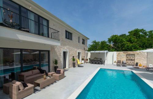 Designer Villa Simone - Modern & Heritage Style with Office - Foto 24