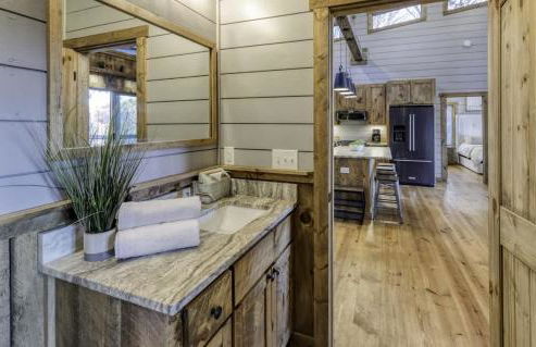 Modern Rustic Cabin with Sprawling Views and Hot Tub - Foto 18