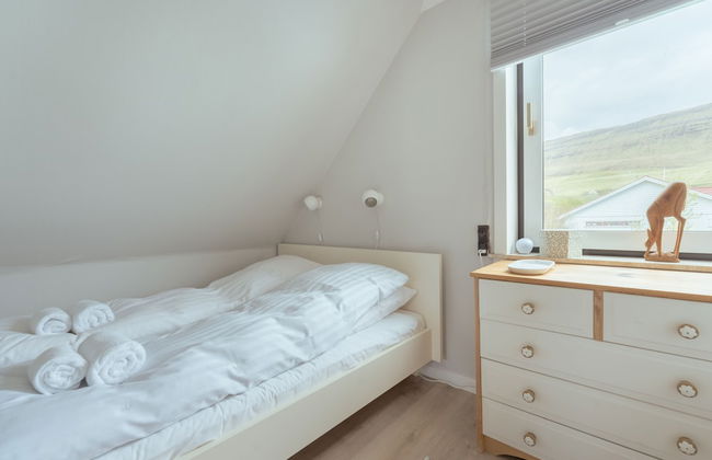 Serenity By The Sea | 3-Br House | Sea View - Photo 4