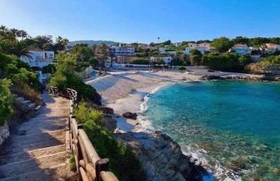 Espectacular villa junto a la playa, piscina privada y vistas al mar - Foto 38