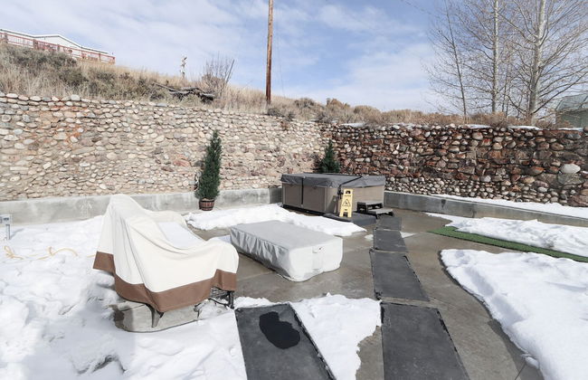 Downtown Granby Retreat & Spa - Photo 31