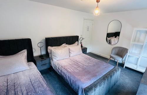 Barber House, Hoyland with two allocated parking spaces - Foto 9