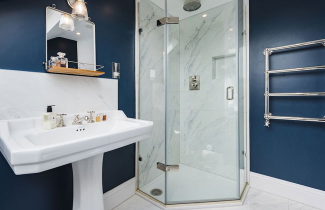 Spectacular Shepherds Bush Home Close to Westfield - Photo 29