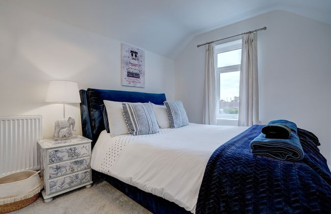 Norfolk Luxe Beach House Sleeps 8 Dog Friendly - Photo 8