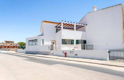 Serene Duplex House With Patio by LovelyStay - Foto 36