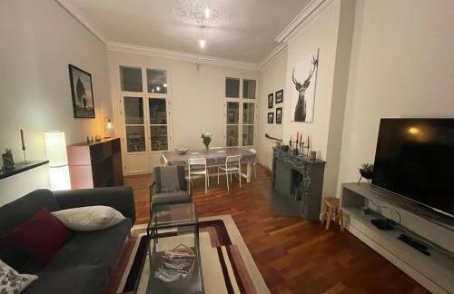 La Perle de Toulon, grand appartement tout confort, idéalement situé - Foto 9