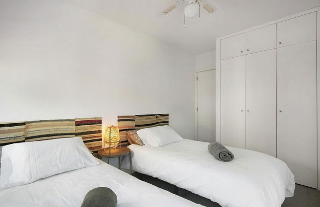 Beautiful Duplex Facing The Beach - Photo 5