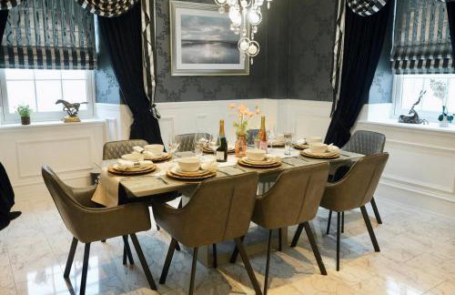 6BR House with Butler, Sauna & Hot Tub in Glasgow - Foto 1