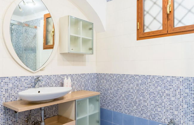 White Blue Apartment at Sanit - Foto 13