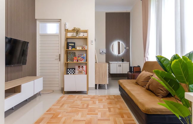 Calma Edelweiss Villa Lawang Malang - Photo 20