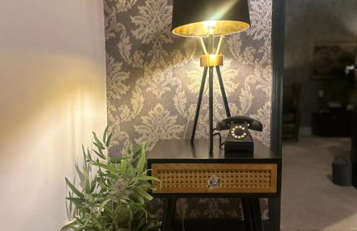 Park View is a beautiful whole entire house close to town centre, sleeps 8 in 4 rooms, 2 doubles and 4 single beds with 2 shower rooms, available for holidays, insurance stays, trades people, contractors, pets welcome - Foto 35