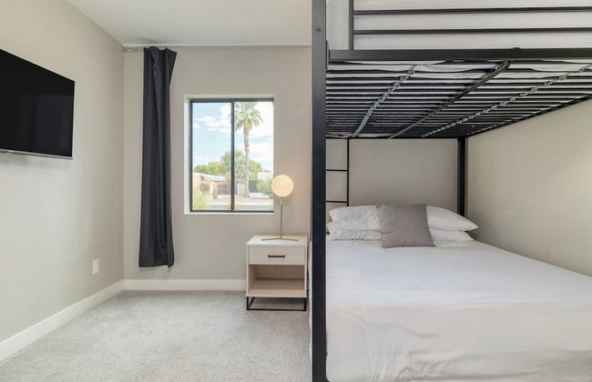 Backyard Pool, Puttinggreen, Playground Modern 5bdr White Agate by Avantstay - Foto 32