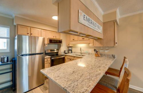 Emerald Isle Vacation Rental with Resort Pool! - Foto 9