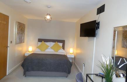 Telford Townhouse with Parking - Foto 9