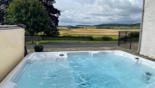 Balmeadowside Farmhouse with Hot Tub - Foto 2, Garden