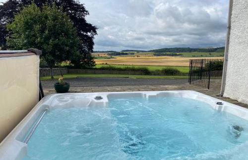 Balmeadowside Farmhouse with Hot Tub - Foto 2