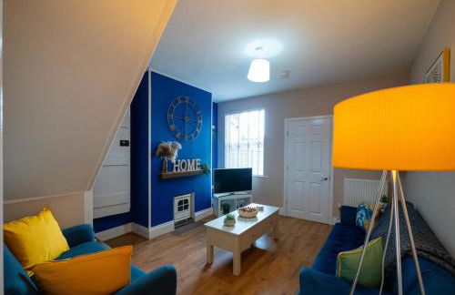 Whole Town House - Town centre! - Photo 11