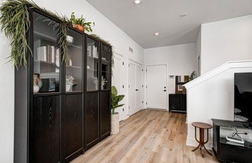 Downtown 1 mi Sleeps 6 wRooftop 3BR 4BED New built Modern Stylish Luxury - Foto 51