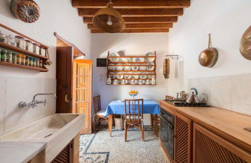 Antique Villa - Photo 14