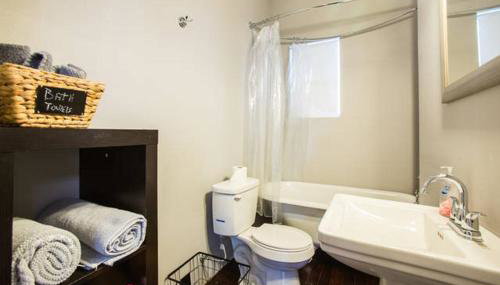 Modern Condo Blocks from Quarters - Photo 5