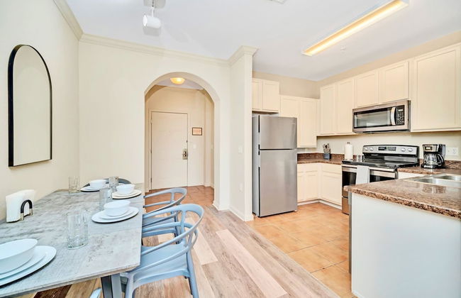 2BR Condo - Pool and Hot Tub - Near Disney - Photo 11