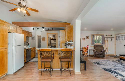 Bear’s Den Hideaway with Hot Tub - Foto 7