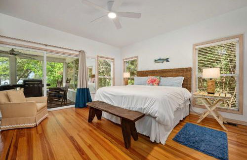 Secluded Waterfront Retreat for 23 - Dock Pets OK - Photo 4