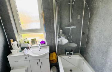 Park Road Holiday Home - Spacious 3 bedroom house with garden near Edinburgh - Photo 16