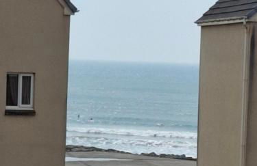 Sea Escape The Tardiis Beachfront location Aberavon beach Sea Views Driveway parking - Foto 45