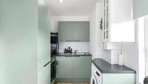 Modern flat for 4 with AC Battersea Park & Power Station, USA Embassy - Foto 5, stove