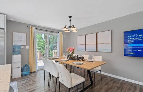 Chic Kirkland Home Overlooking Windsor Vista Park - Photo 11