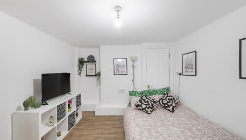 Well Connected 2 Bedroom Flat with Ensuite Bathrooms in London SE5 - Foto 3