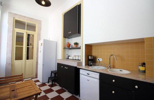 Casa 11 Cravos by LovelyStay - Foto 17